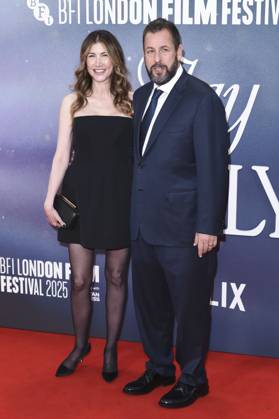Jackie Sandler with husband Adam Sandler at the premiere of the feature film Jay Kelly at the 69 BFI London Film Festival 2025 at the Royal Festival Hall London, 10 10 2025 Foto:xS.xVasx xFuturexImagex kelly_5147