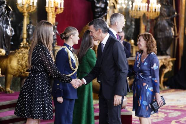 The King and Queen, the Princess of Asturias and the Infanta Sofia preside over a reception at the Royal Palace for the National Day of the National Holiday King Felipe and Queen Letizia, Princess Leonor and Princess Sofia, the President of the Government and Secretary General of the PSOE, Pedro Sánchez, and the President of the Congress, Francina Armengol, during the reception on the occasion of the National Holiday, at the Royal Palace, on October 12, 2025, in Madrid Spain The event is presided over by the King and Queen of Spain, Princess Leonor and the Infanta Sofia, the Princess of Asturias and the Infanta Sofia after the solemn act of homage to the National Flag and the military parade that has been held in the Plaza de Cánovas del C  Copyright: xA.xPÃ rezxMecax 7022237