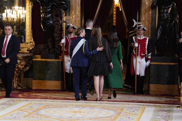 The King and Queen, the Princess of Asturias and the Infanta Sofia preside over a reception at the Royal Palace for the National Holiday Queen Letizia greets the writer Álvaro Pombo during the reception on the occasion of the National Holiday, at the Royal Palace, on October 12, 2025, in Madrid Spain The event is presided over by the King and Queen, the Princess of Asturias and the Infanta Sofia after the solemn act of homage to the National Flag and the military parade that has been held in the Plaza de Cánovas del Castillo The commemoration of the National Holiday aims to solemnly remember moments of collective history that are part of the common historical, cultural and social heritage, assumed as such by the vast majority of citizens 1  Copyright: xA.xPÃ rezxMecax 7022795