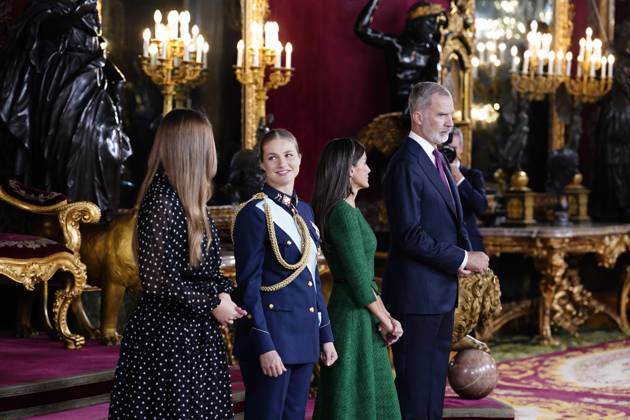 The King and Queen, the Princess of Asturias and the Infanta Sofia preside over a reception at the Royal Palace for the National Holiday Queen Letizia greets the writer Álvaro Pombo during the reception on the occasion of the National Holiday, at the Royal Palace, on October 12, 2025, in Madrid Spain The event is presided over by the King and Queen, the Princess of Asturias and the Infanta Sofia after the solemn act of homage to the National Flag and the military parade that has been held in the Plaza de Cánovas del Castillo The commemoration of the National Holiday aims to solemnly remember moments of collective history that are part of the common historical, cultural and social heritage, assumed as such by the vast majority of citizens 1  Copyright: xA.xPÃ rezxMecax 7022798