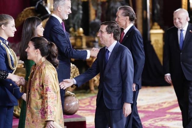 The King and Queen, the Princess of Asturias and the Infanta Sofia preside over a reception at the Royal Palace for the National Holiday Queen Letizia greets the writer Álvaro Pombo during the reception on the occasion of the National Holiday, at the Royal Palace, on October 12, 2025, in Madrid Spain The event is presided over by the King and Queen, the Princess of Asturias and the Infanta Sofia after the solemn act of homage to the National Flag and the military parade that has been held in the Plaza de Cánovas del Castillo The commemoration of the National Holiday aims to solemnly remember moments of collective history that are part of the common historical, cultural and social heritage, assumed as such by the vast majority of citizens 1  Copyright: xA.xPÃ rezxMecax 7022814