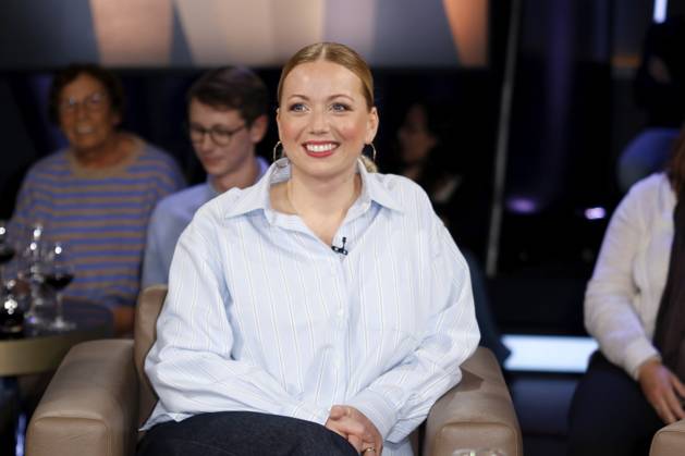 Zora Klipp, Gastronomin und Fernsehköchin, zu Gast in der Fernsehsendung NDR Talk Show in den NDR Studios, Hamburg, Deutschland Zora Klipp, restaurateur and TV chef, guest on the NDR Talk Show television programme at the NDR Studios, Hamburg, Germany Copyright: imageBROKER ChristopherxTamcke ibltam15302539