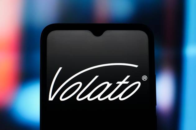 Digital Companies in Canada - 13 Oct 2025 In this photo illustration, the Volato Group (Fly Volato) logo is seen displayed on a smartphone screen. Canada Copyright: xThomasxFullerx xSOPAxImagesx TFSPI_13102025-1592