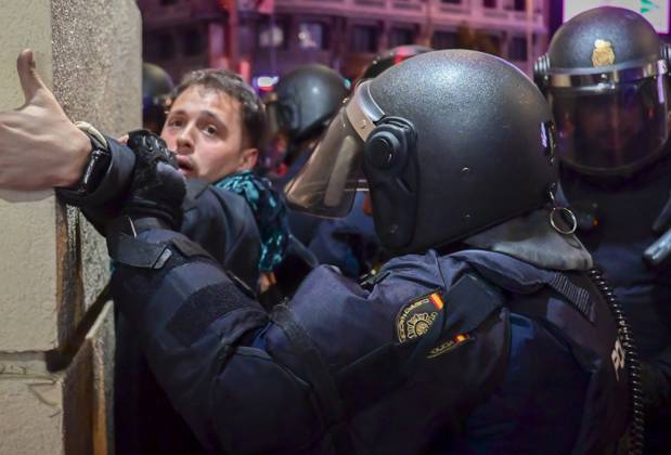 October 15, 2025, Madrid, Madrid, SPAIN: Protesters take part in a march in support of Palestine during the general strike on October 15 (15O) in Madrid, Spain. Thousands gathered to demand an end to the offensive in Gaza and to show solidarity with the Palestinian people. At the end of the demonstration, clashes broke out between a small group of protesters and Spainâ€⠢s National Police. Madrid SPAIN - ZUMAz108 20251015_znp_z108_145 Copyright: xRichardxZubelzux