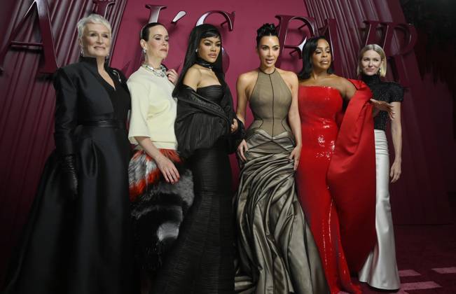 Cast members Glenn Close, Sarah Paulson, Teyana Taylor, Kim Kardashian, Niecy Nash-Betts and Naomi Watts (L-R) attend the world premiere of the Hulu original TV Series All s Fair at the DGA Theater in Los Angeles on Thursday, October 16, 2025. Storyline: Follows a successful divorce lawyer and the owner of an all-female law firm in Los Angeles.  LAP2025101655 JIMxRUYMEN