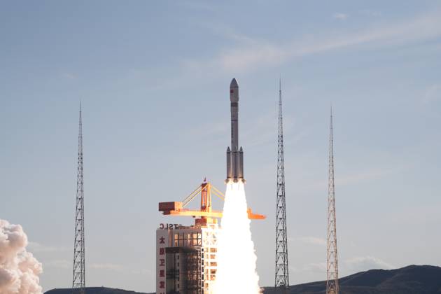 (251017) -- TAIYUAN, Oct. 17, 2025 -- A modified Long March-6 carrier rocket carrying a new satellite group blasts off from the Taiyuan Satellite Launch Center in north China s Shanxi Province on Oct. 17, 2025. The satellite group, which will constitute the Spacesail Constellation -- a commercial Chinese low-orbit satellite network, was launched at 3:08 p.m. (Beijing Time) and entered its preset orbit successfully. (Photo by Xinhua) (EyesOnSci)CHINA-TAIYUAN-SATELLITE GROUP-LAUNCH (CN) WangxYapeng
