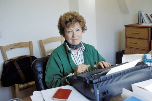 MARAINI Dacia Date 19880601 Paola AGOSTI Opale photo RECORD DATE NOT STATED  Copyright: x PaolaxAGOSTI Opale.photox !ACHTUNG AUFNAHMEDATUM GESCHÄTZT!