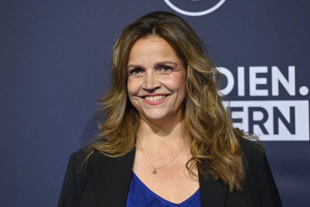 Rebecca Immanuel Schauspelerin single image,cropped single motif,portrait,portrait red carpet,Blue Panther TV and Streaming Award 2025 on 22 10 2025 at BMW Welt Munich