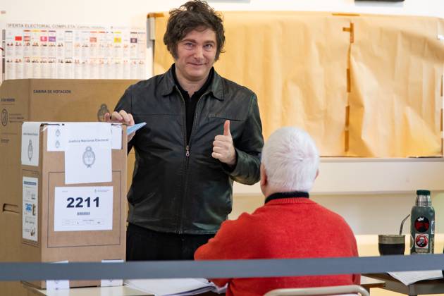 October 26, 2025, Buenos Aires, Buenos Aires, Argentina: President JAVIER MILEI casts his vote at the Argentine Technological University during Argentina s midterm elections, in which deputies and senators who will form part of the National Congress are being elected. Buenos Aires Argentina - ZUMAp265 20251026_zip_p265_003 Copyright: xDelfinaxCorberaxPix