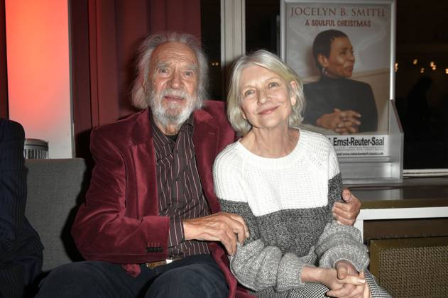 Achim Wolff and Rita Feldmeier at the premiere of the play Carmen darf nicht platzen at the Komödie am Kurfürstendamm in the Ernst Reuter Saal Berlin, 31 10 2025 Foto:xM.xBehrensx xFuturexImagex carmen_prem_5001