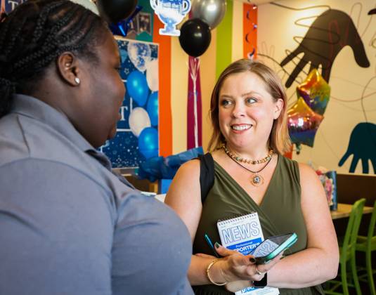 October 29, 2025, St. Petersburg, Florida, USA: Times columnist Stephanie Hayes, on right, talks with her subjects on assignment at McDonald s, 4595 34th St., S., on Wednesday, Oct. 29, 2025 in St. Petersburg. On left is McDonaldâ€⠢s general manager Ashley Byrd. St. Petersburg USA - ZUMAs70_ 20251029_zan_s70_059 Copyright: xDirkxShaddx
