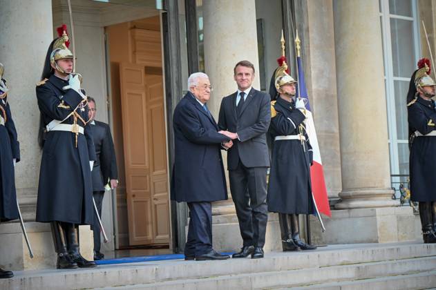 French president Emmanuel Macron welcomes Mahmoud Abbas at Elysee Palace 450581 2025 11 11  Copyright: xBarbaraxNeymanx xStarfacex STAR_450581_009