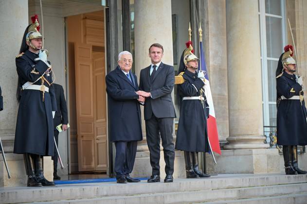 French president Emmanuel Macron welcomes Mahmoud Abbas at Elysee Palace 450581 2025 11 11 Copyright: xBarbaraxNeymanx xStarfacex STAR_450581_010