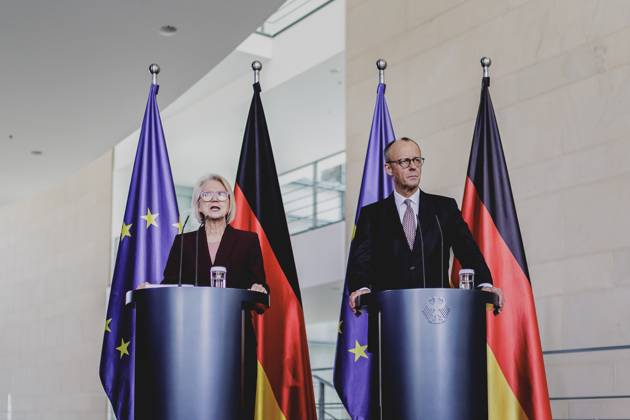 R L Friedrich Merz CDU , Federal Chancellor, and Monika Schnitzer, Chairwoman of the German Council of Economic Experts, at the presentation of the annual report of the German Council of Economic Experts to the Federal Chancellor in Berlin, 12 11 2025 Berlin Germany Copyright: xFlorianxGaertnerx