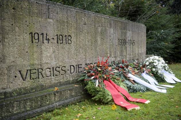 Wreath-laying ceremony in Homberg For the first time in many years, there will be a wreath-laying ceremony at the cemetery of honor The Freundeskreis Copyright: DanielxAttia doc83ad16giqyry0v2zbds ,EDITORIAL USE ONLY Copyright: DanielxAttia