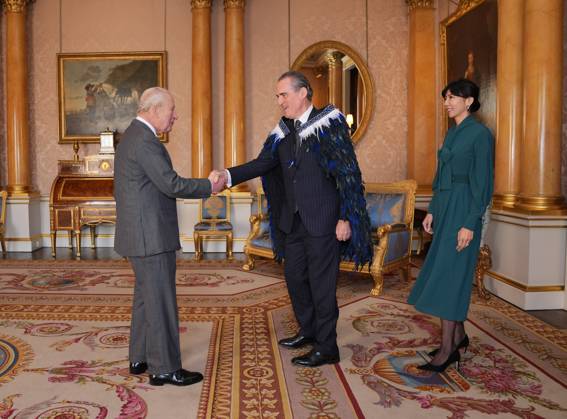 Audience at Buckingham Palace King Charles III during an audience with Hamish Cooper, High Commissioner for New Zealand, and his partner Misako Kitaoka, at Buckingham Palace, London. Picture date: Friday November 21, 2025., Credit:Avalon.red Avalon UK, London Copyright: xAvalon.redx xAvalonx 1053729617