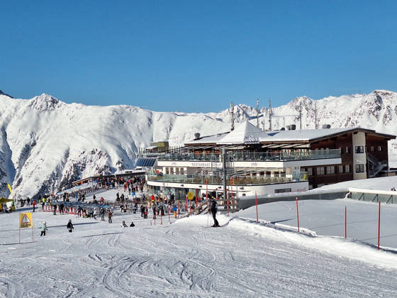 Ischgl, Samnaun theme picture ski resort Silvretta Arena Ischgl, Samnaun in the alpine region Paznaun, opening, season opening, season start 2025 2026 in Austria theme picture Copyright: xEibnerxPressefotox xFleigx