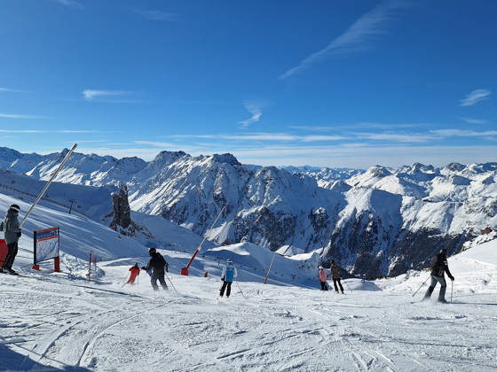 Ischgl, Samnaun theme picture ski resort Silvretta Arena Ischgl, Samnaun in the alpine region Paznaun, opening, season opening, season start 2025 2026 in Austria theme picture Copyright: xEibnerxPressefotox xFleigx