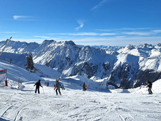 Ischgl, Samnaun theme picture ski resort Silvretta Arena Ischgl, Samnaun in the alpine region Paznaun, opening, season opening, season start 2025 2026 in Austria theme picture Copyright: xEibnerxPressefotox xFleigx