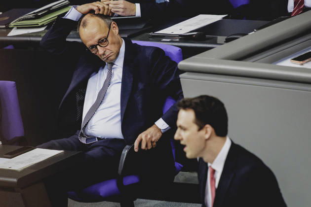 L R Friedrich Merz CDU , Federal Chancellor, and Pascal Reddig, Member of the German Bundestag CDU and Chairman of the Young Group of the CDU CSU, recorded during the debate on the pension package in the German Bundestag in Berlin, 05 12 2025 The Young Group of the CDU CSU parliamentary group threatens to reject the package, which could lead to a cri Copyright: xFlorianxGaertnerx