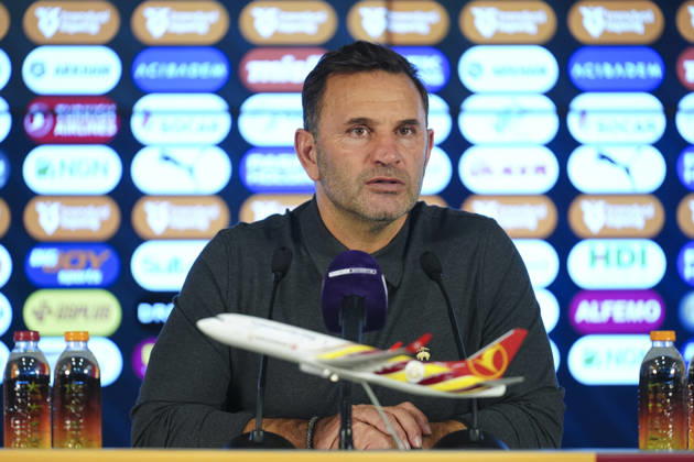 Galatasaray v Samsunspor - Turkish Super Lig ISTANBUL, TURKIYE - DECEMBER 5: Head coach Okan Buruk of Galatasaray speaks during a press conference after the Turkish Super Lig week 15 football match between Galatasaray and Samsunspor at RAMS Park in Istanbul, Turkiye on December 5, 2025. Bunyamin Celik Anadolu Istanbul Turkey. Editorial use only. Please get in touch for any other usage. Copyright: x2025xAnadoluxBunyaminxCelikx