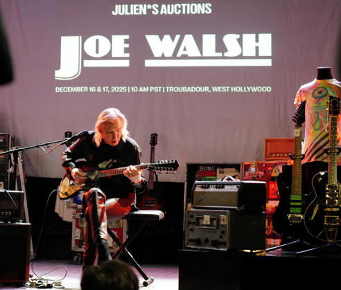 Joe Walsh Julien™s auction preview Joe Walsh Julien™s auction preview at Troubadour on December 08, 2025 in West Hollywood, CA. West Hollywood Troubadour California USA Copyright: xLISAxOConnor AFF-USA.comx