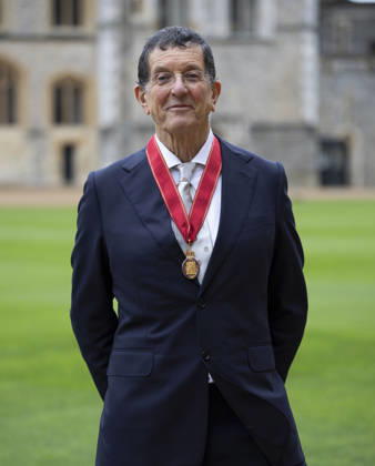 Investiture at Windsor Castle Image Licensed to i-Images Picture Agency. 09 12 2025. Windsor , United Kingdom. Sculptor Sir Antony Gormley with his Companions of Honour after an Investiture at Windsor Castle, United Kingdom., Credit:Stephen Lock i-Images Avalon United Kingdom, Windsor  Copyright: xStephenxLockx xi-Imagesx xAvalonx 1057896999