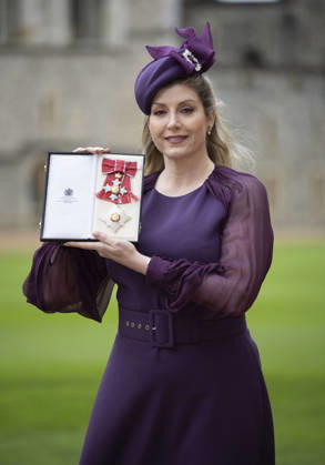 Investiture at Windsor Castle Image Licensed to i-Images Picture Agency. 09 12 2025. Windsor , United Kingdom. Dame Penny Mordaunt with her damehood after an Investiture at Windsor Castle, United Kingdom., Credit:Stephen Lock i-Images Avalon United Kingdom, Windsor  Copyright: xStephenxLockx xi-Imagesx xAvalonx 1057897071