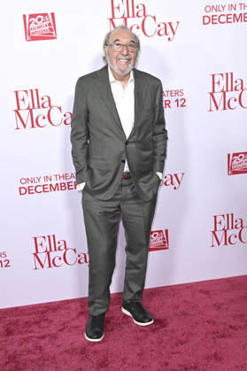 James L Brooks at the world premiere of the movie Ella McCay at the El Capitan Theatre Los Angeles, 09 12 2025 Foto:xD.xStarbuckx xFuturexImagex ella_5307