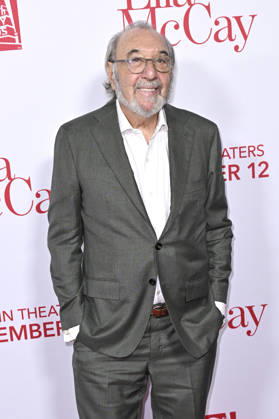 James L Brooks at the world premiere of the movie Ella McCay at the El Capitan Theatre Los Angeles, 09 12 2025 Foto:xD.xStarbuckx xFuturexImagex ella_5308