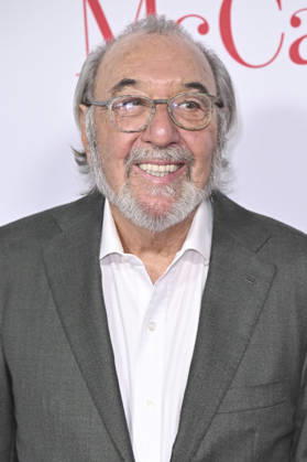 James L Brooks at the world premiere of the movie Ella McCay at the El Capitan Theatre Los Angeles, 09 12 2025 Foto:xD.xStarbuckx xFuturexImagex ella_5309