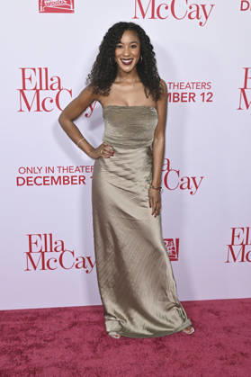 Ashley Hollis at the world premiere of the movie Ella McCay at the El Capitan Theatre Los Angeles, 09 12 2025 Foto:xD.xStarbuckx xFuturexImagex ella_5312