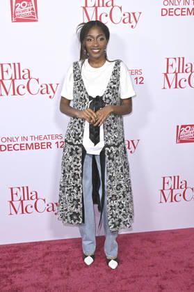 Ayo Edebiri at the world premiere of the movie Ella McCay at the El Capitan Theatre Los Angeles, 09 12 2025 Foto:xD.xStarbuckx xFuturexImagex ella_5315