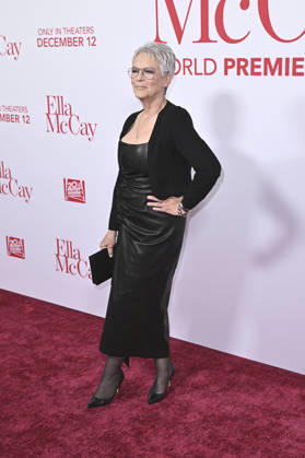 Jamie Lee Curtis at the world premiere of the movie Ella McCay at the El Capitan Theatre Los Angeles, 09 12 2025 Foto:xD.xStarbuckx xFuturexImagex ella_5335