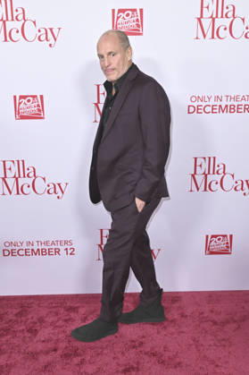 Woody Harrelson at the world premiere of the movie Ella McCay at the El Capitan Theatre Los Angeles, 09 12 2025 Foto:xD.xStarbuckx xFuturexImagex ella_5344