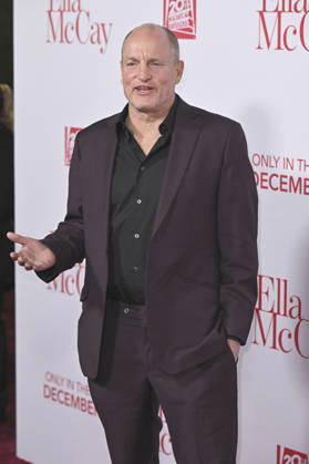 Woody Harrelson at the world premiere of the movie Ella McCay at the El Capitan Theatre Los Angeles, 09 12 2025 Foto:xD.xStarbuckx xFuturexImagex ella_5348