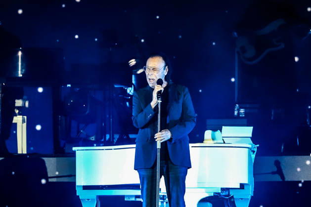 Music Concert - ANTONELLO VENDITTI The italian singer Antonello Venditti during the concert in Turin during ANTONELLO VENDITTI, Music Concert in TORINO, Italy, December 12 2025 TORINO INALPI ARENA Italy Copyright: xRenataxRoattinox xLiveMediax LPM_2192670