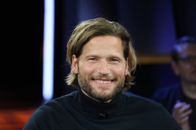 Sebastian Ströbel, actor, guest on the NDR Talk Show on 12 12 2025, photo session before the live broadcast on the 3 program of NDR television in the Hamburg Lokstedt television studio
