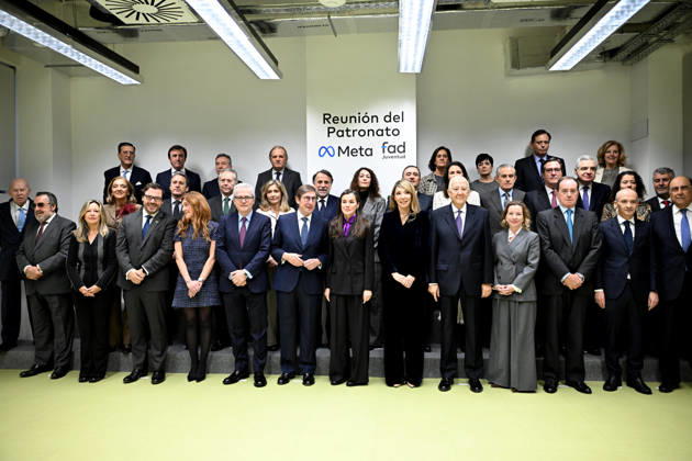 Queen Letizia chairs the meeting of the Board of Trustees of the FAD Youth Foundation The President of FAD Youth, José Ignacio Goirigolzarri, Queen Letizia and the Executive Chairman of Europa Press, Asís Martín de Cabiedes, pose for the family photo during the meeting of the Board of Trustees of the FAD Youth Foundation upon their arrival at the meeting of the Board of Trustees of the FAD Youth Foundation, December 16, 2025, in Madrid Spain Dona Letizia, Honorary President of the FAD Youth Foundation, chairs the meeting of the Board of Trustees of the institution, which will address the issue of digital security for youth REINA LETIZIA FAD JUVENTUD 16 DECEMBER 2025 José Madrid Madrid Madrid Spain  Copyright: xJosÃ xOlivax 7172415