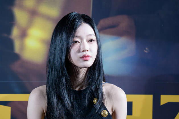 Project Y film press conference SEOUL, SOUTH KOREA, DEC 16: South Korean actress Yoo Si-ah ( OH MY GIRL - YooA ) during Project Y film press conference at the MEGABOX in Seoul, South Korea, on December 16, 2025. Seoul the MEGABOX South Korea 8248_286193 Copyright: xStevexChoxKyewoong PentaxPressx