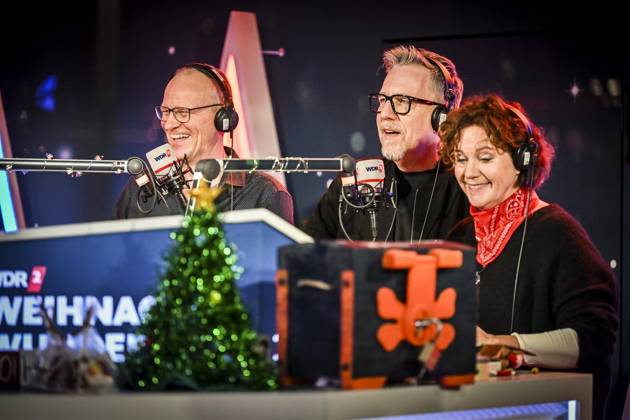 Weihnachtswunder1612: Das Weihnachtswunder am Tag 4 auf dem Burgplatz. Die vier Moderatoren Sabine Heinrich, Steffi Neu, Jan Malte Andresen und Thomas Bug moderieren das Weihnachtswunder für den WDR. Immer steht mindestens einer von ihnen am Mikrofon und nimmt Musikwünsche gegen eine Spende entgegen. Das Weihnachtswunder wird vom Burgplatz in der Essener Innenstadt übertragen. ** NUR FÜR REDAKTIONELLE ZWECKE ** EDITORIAL USE ONLY **<p>Auftritt Stefanie Heinzmann am Dienstag, dem 16. Dezember 2025. Das Weihnachtswunder am Dienstagauf dem Burgplatz am Tag 3. Die vier Moderatoren Sabine Heinrich, Steffi Neu, Jan Malte Andresen und Thomas Bug moderieren das Weihnachtswunder für den WDR. Immer steht mindestens einer von ihnen am Mikrofon Copyright: KerstinxKokoska doc83py5wlig9t1a22kktsw ,EDITORIAL USE ONLY
