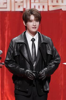 LANGFANG, CHINA - DECEMBER 16: Singer Zhang Yuan arrives at the red carpet of the Domestic TV Series Ceremony (China TV Drama Awards) on December 16, 2025 in Langfang, Hebei Province of China  Copyright: xVCGx 111610177789