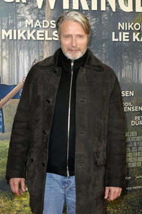 Mads Mikkelsen at the premiere of the movie Therapy for Vikings at the Delphi Filmpalast Berlin, 17 12 2025 Foto:xM.xBehrensx xFuturexImagex wikinger_5219