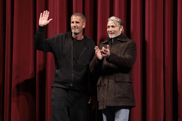 Anders Thomas Jensen and Mads Mikkelsen at the premiere of the feature film Therapy for Vikings Den sidste viking The Last Viking at the Delphi Filmpalast cinema in Berlin, 17 12 2025 Foto:xS.xGabschx xFuturexImagex wikinger_5242