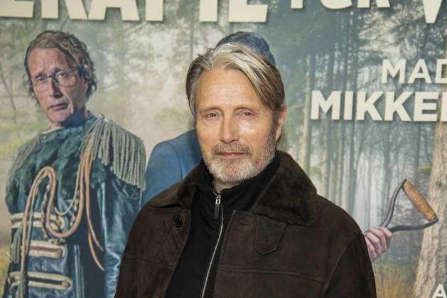 abb Mads Dittmann Mikkelsen Danish actor on the red carpet at the Berlin movie premiere of Therapie fuer Wikinger at the cinema Delphi Filmpalast Berlin on 17 12 2025 Berlin Germany