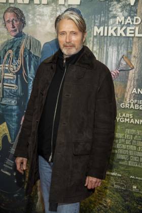 abb Mads Dittmann Mikkelsen Danish actor on the red carpet at the Berlin movie premiere of Therapie fuer Wikinger at the cinema Delphi Filmpalast Berlin on 17 12 2025 Berlin Germany