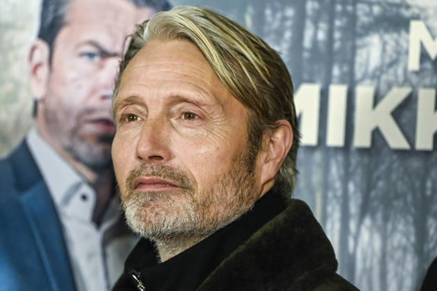 abb Mads Dittmann Mikkelsen Danish actor on the red carpet at the Berlin movie premiere of Therapie fuer Wikinger at the cinema Delphi Filmpalast Berlin on 17 12 2025 Berlin Germany