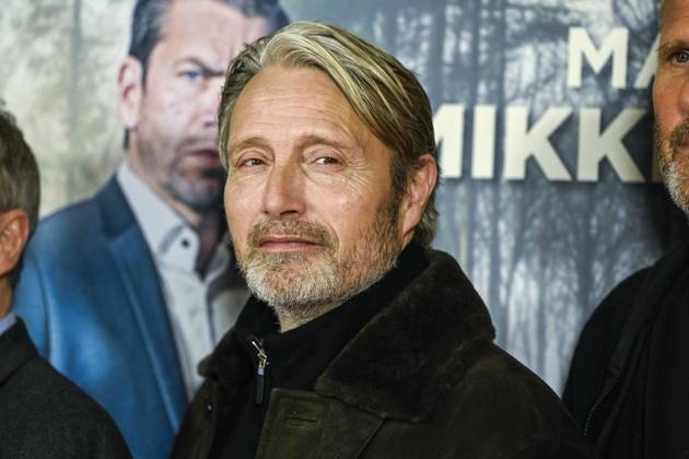 abb Mads Dittmann Mikkelsen Danish actor on the red carpet at the Berlin movie premiere of Therapie fuer Wikinger at the cinema Delphi Filmpalast Berlin on 17 12 2025 Berlin Germany