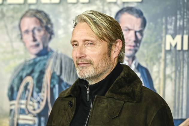 abb Mads Dittmann Mikkelsen Danish actor on the red carpet at the Berlin movie premiere of Therapie fuer Wikinger at the cinema Delphi Filmpalast Berlin on 17 12 2025 Berlin Germany
