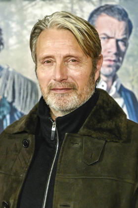 abb Mads Dittmann Mikkelsen Danish actor on the red carpet at the Berlin movie premiere of Therapie fuer Wikinger at the cinema Delphi Filmpalast Berlin on 17 12 2025 Berlin Germany